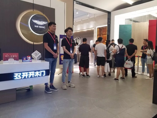 2019中国建博会(广州)开开木门持续火爆,等你来看! 2019中国建博会(广州)开开木门持续火爆,等你来看!