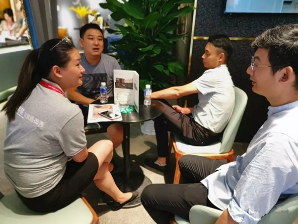御秀刺绣墙布惊艳2019中国建博会(广州),一系列新品令人痴迷! 御秀刺绣墙布惊艳2019中国建博会(广州),一系列新品令人痴迷!