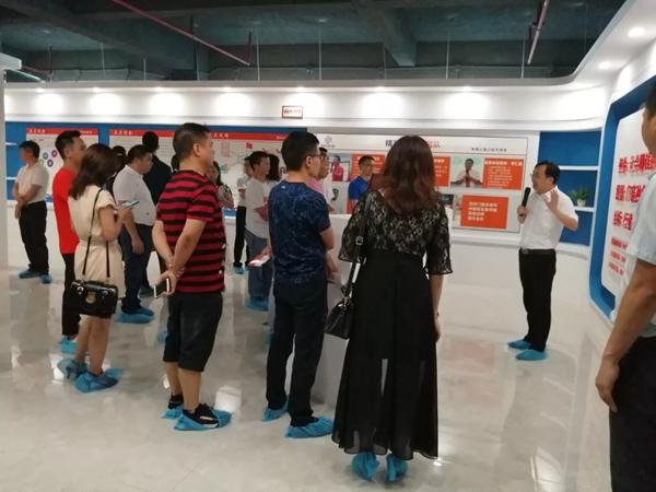 名凯门窗迎接大沥总商会东南大学EMBA学员一行莅临交流