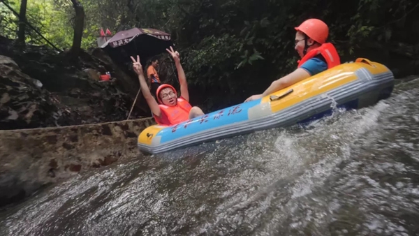 贝克洛门窗2019夏天团建清远漂流之旅圆满结束