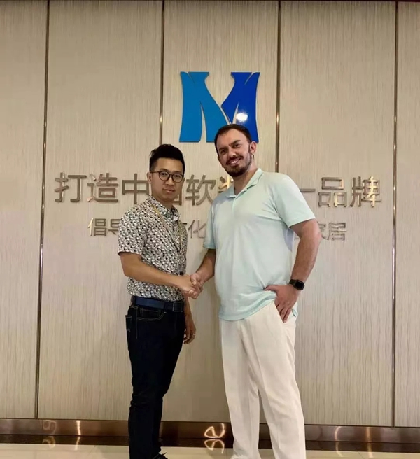 摩力克窗帘与英国黛安·哈里森设计公司联手打造2019秋季新品