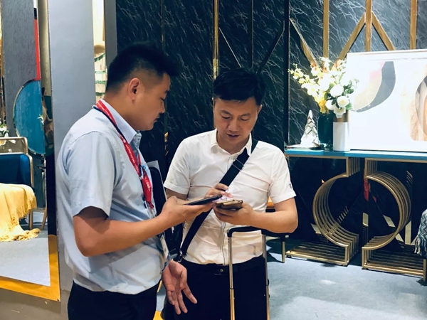 欧仕莱墙布中国建博会（广州）第二天精彩回放，尽享活泼与轻奢！