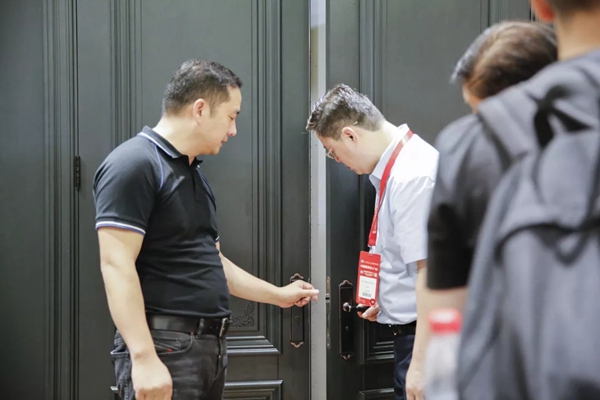 伯艺新品发布会大咖云集,“融”系列圆角门震撼首发 伯艺新品发布会大咖云集,“融”系列圆角门震撼首发