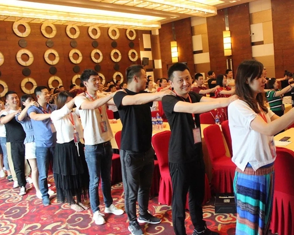 红旗无缝墙布2019财富倍增计划启动会成功举办 红旗无缝墙布2019财富倍增计划启动会成功举办