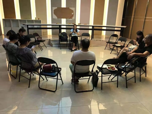 红宝石墙布2019服务年·全国巡回工厂购多省联动,强势掀起终端热销场面 红宝石墙布2019服务年·全国巡回工厂购多省联动,强势掀起终端热销场面
