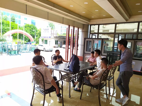伊洛德门窗总部迎来大量客商参观考察，全程火爆！
