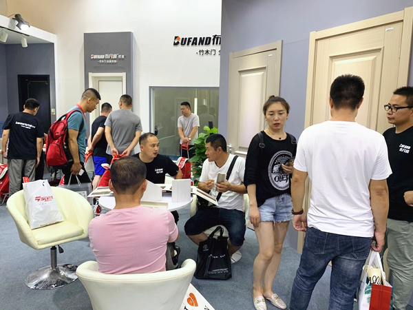 2019中国建博会(广州)|布凡迪竹木门、全屋定制陈新峰:实现整装一体化布局 2019中国建博会(广州)|布凡迪竹木门、全屋定制陈新峰:实现整装一体化布局