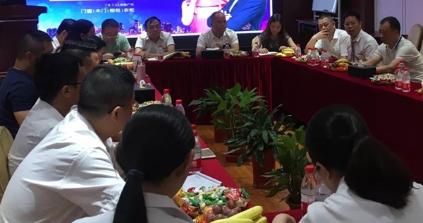 新标木门经销商深度交流沟通会议圆满结束