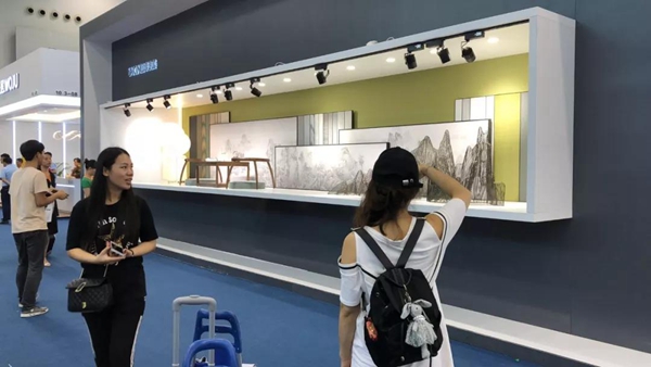 2019中国建博会（广州）丨雅琪诺唐新民：多品类发展，墙饰行业上升新趋势