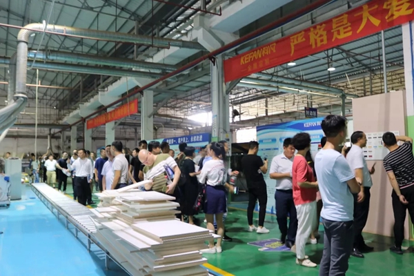 科凡全屋定制迎来酷家乐考察团学习交流，共同感受数据互联新动力