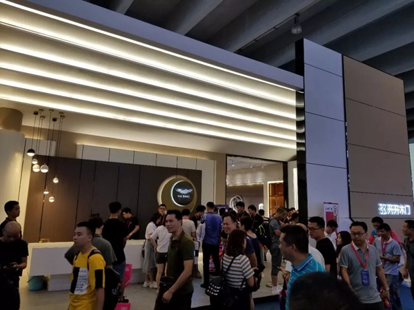 开开木门惊艳亮相中国建博会(广州),展馆人气爆棚! 开开木门惊艳亮相中国建博会(广州),展馆人气爆棚!