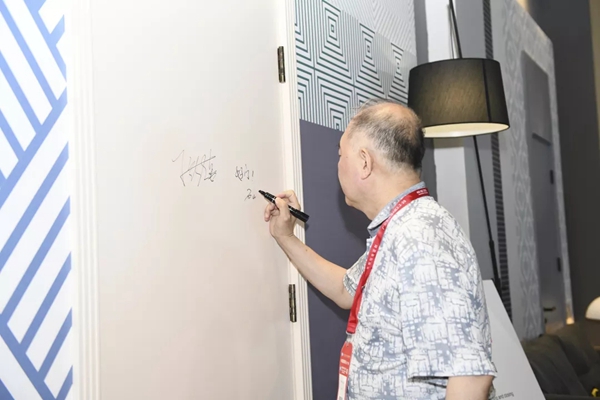 伯艺新品发布会大咖云集,“融”系列圆角门震撼首发 伯艺新品发布会大咖云集,“融”系列圆角门震撼首发