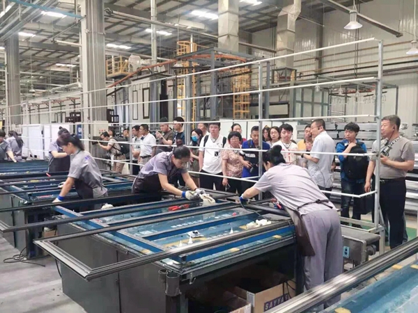 森鹰铝包木门窗迎接各界人员莅临参观考察