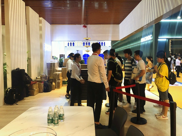2019中国建博会(广州)|紫森家居黄伟:坚守企业本分,坚守匠心! 2019中国建博会(广州)|紫森家居黄伟:坚守企业本分,坚守匠心!