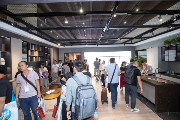 为美定调,圣象木作一体化展厅亮相2019中国建博会(广州) 为美定调,圣象木作一体化展厅亮相2019中国建博会(广州)