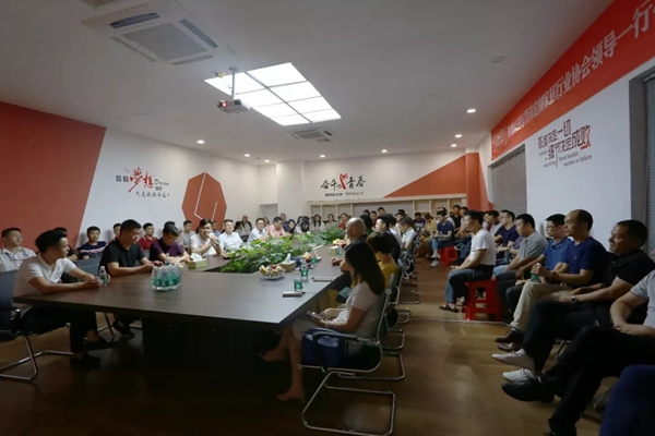科凡全屋定制迎来东莞市定制家居行业协会考察团参观交流 科凡全屋定制迎来东莞市定制家居行业协会考察团参观交流