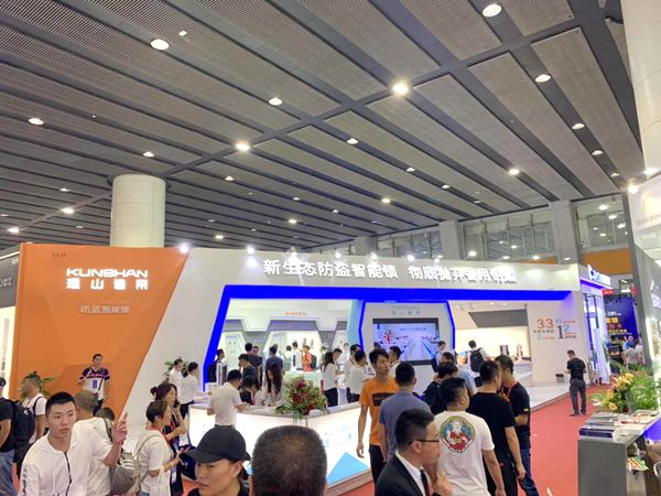 2019中国建博会(广州)丨琨山通用张爱忠:同时布局线上线下渠道 2019中国建博会(广州)丨琨山通用张爱忠:同时布局线上线下渠道