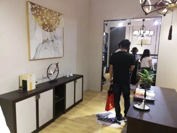 艾娅全屋定制火爆亮相中国全屋整装定制展，时尚新品艳惊四座！