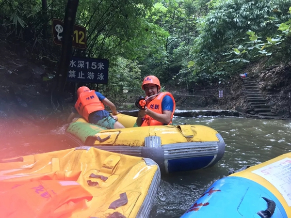 贝克洛门窗2019夏天团建清远漂流之旅圆满结束