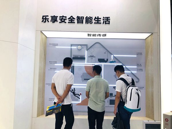 2019中国建博会（广州）丨萤石智能锁温兴双：构建“1+4+N”智能生活IoT生态