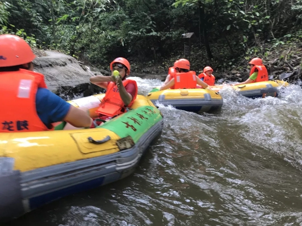 贝克洛门窗2019夏天团建清远漂流之旅圆满结束