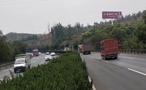 新豪轩门窗高炮广告强势进驻云南，提高品牌知名度