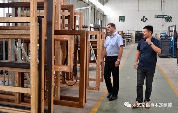 木艺家铝包木门窗迎接丹麦TEKNOS水性漆Mark Hubbert先生一行莅临考察 木艺家铝包木门窗迎接丹麦TEKNOS水性漆Mark Hubbert先生一行莅临考察