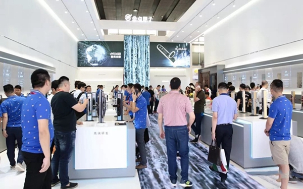 金点原子智能锁携以全新姿态亮相建博会，高端新品实力圈粉