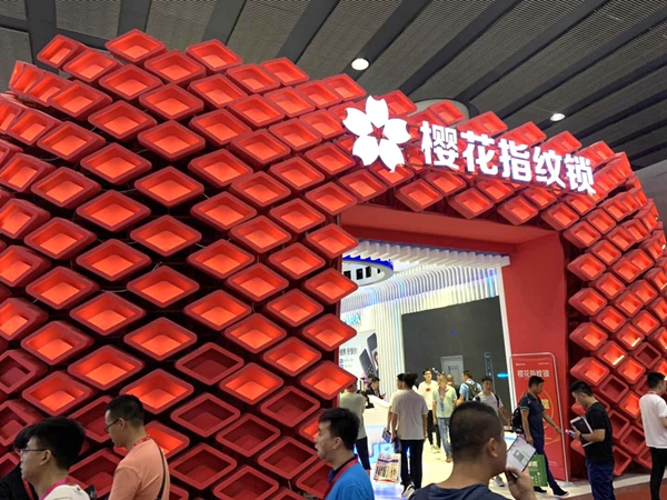 2019中国建博会(广州)丨樱花智能锁邹盈:聚焦智能锁领域,朝一流品牌方向努力 2019中国建博会(广州)丨樱花智能锁邹盈:聚焦智能锁领域,朝一流品牌方向努力