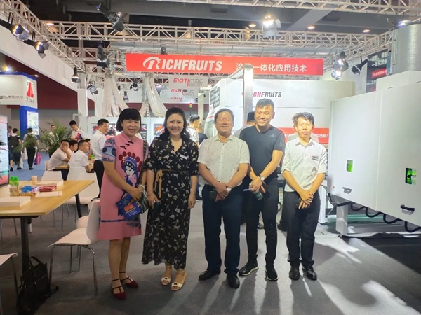 博硕涂装爆款B2-03UV喷漆线点燃中国建博会(广州) 博硕涂装爆款B2-03UV喷漆线点燃中国建博会(广州)