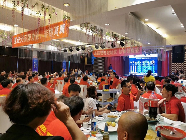 安国欧神诺大板铺贴指导暨神速谈单交互大屏体验会圆满成功 安国欧神诺大板铺贴指导暨神速谈单交互大屏体验会圆满成功