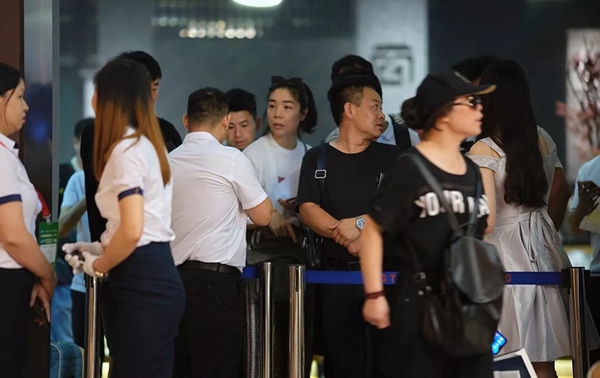 奢悦整体家居斩获木门“金星奖”后正式亮相广州建博会!火爆场面,超乎想象! 奢悦整体家居斩获木门“金星奖”后正式亮相广州建博会!火爆场面,超乎想象!