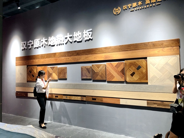 2019中国建博会（广州）|汉宁原木定制吴边：原木定制艺术轻奢风+“微超店”政策