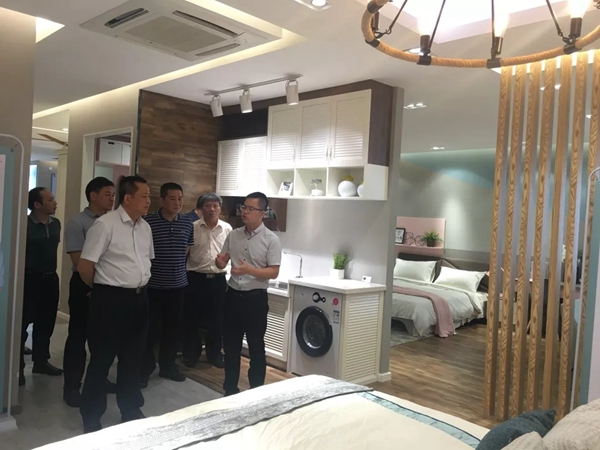 壹家壹品迎来广西工信厅厅长莫桦一行莅临考察指导