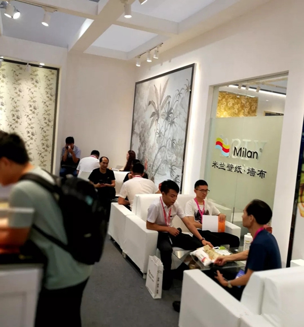 米兰壁纸·墙布携首发新品惊艳亮相2019中国建博会(广州),获好评无数 米兰壁纸·墙布携首发新品惊艳亮相2019中国建博会(广州),获好评无数