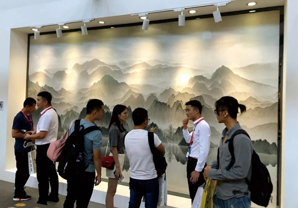 米兰壁纸·墙布携首发新品惊艳亮相2019中国建博会(广州),获好评无数 米兰壁纸·墙布携首发新品惊艳亮相2019中国建博会(广州),获好评无数