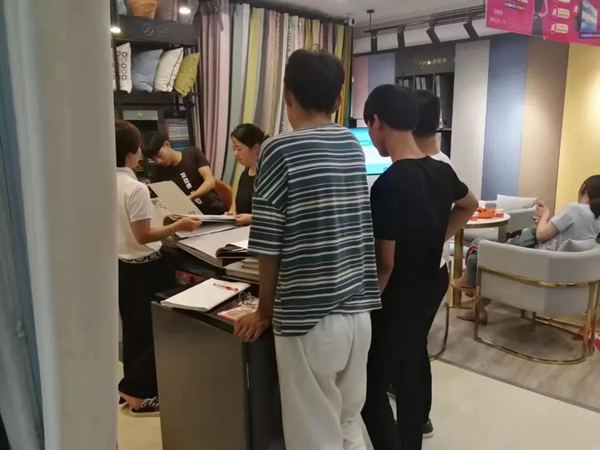 艾是墙布“品牌月实利派”全国促销活动圆满落幕，达到上半年年度业绩目标！