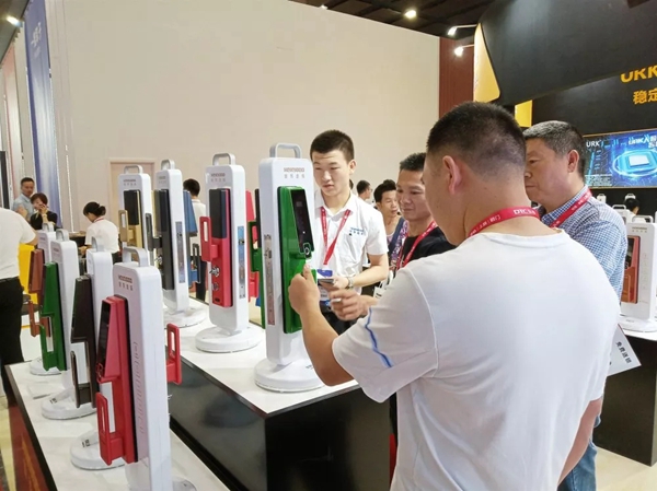 皇家金盾智能锁驰骋2019中国建博会（广州），满载荣誉凯旋而归