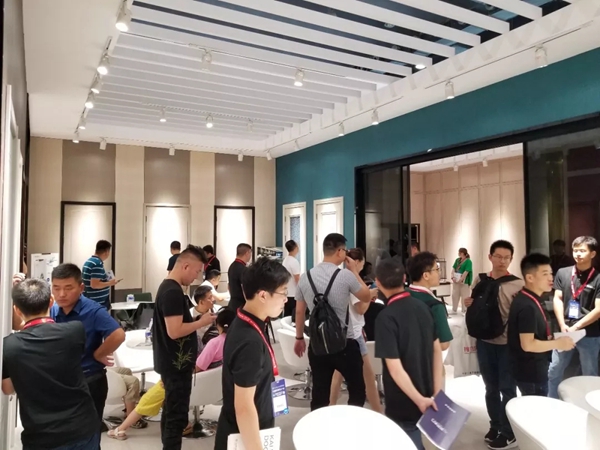 开开木门惊艳亮相中国建博会(广州),展馆人气爆棚! 开开木门惊艳亮相中国建博会(广州),展馆人气爆棚!