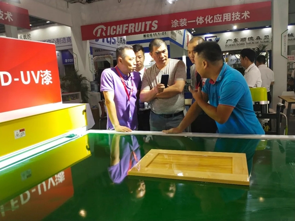 博硕涂装爆款B2-03UV喷漆线点燃中国建博会(广州) 博硕涂装爆款B2-03UV喷漆线点燃中国建博会(广州)