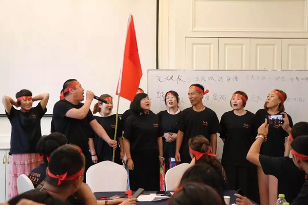 红宝石墙布2019服务年·全国巡回工厂购多省联动,强势掀起终端热销场面 红宝石墙布2019服务年·全国巡回工厂购多省联动,强势掀起终端热销场面