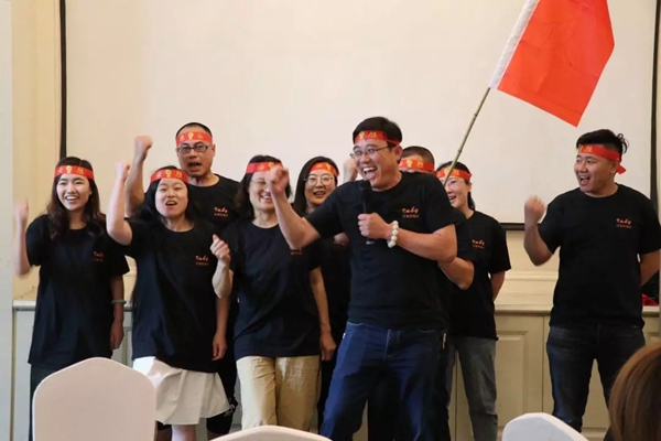 红宝石墙布2019服务年·全国巡回工厂购多省联动,强势掀起终端热销场面 红宝石墙布2019服务年·全国巡回工厂购多省联动,强势掀起终端热销场面
