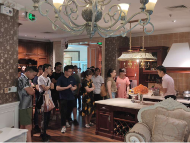 卡诺亚打响金九银十大促第一枪 超级厂购会掀抢购热潮