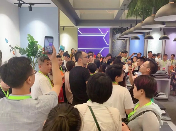 可罗雅墙布上海展会完美收官 8月战绩直逼3月北展
