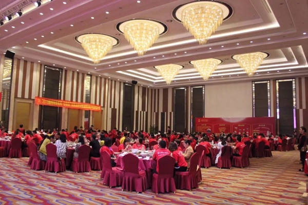 丽绣刺绣无缝墙布诚邀您莅临2019品牌战略升级峰会
