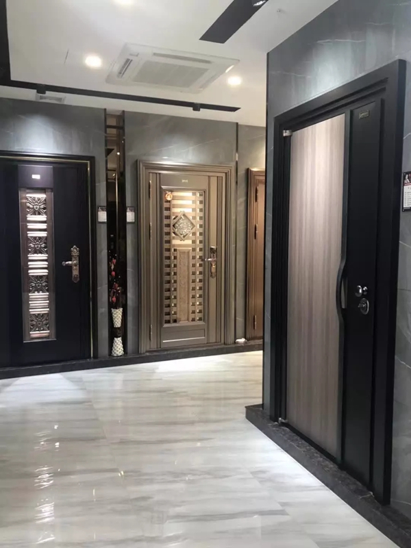 金亿世家门窗兴宁店团队一行到龙川店进行学习交流