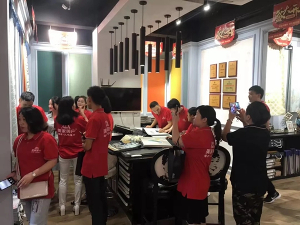 美家美户无缝墙布综合实力强化月新闻聚焦