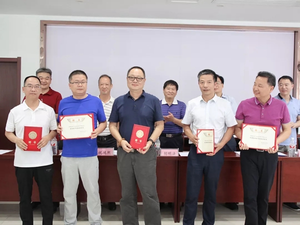 合力门业热烈欢迎乡贤联谊会各会长莅临指导