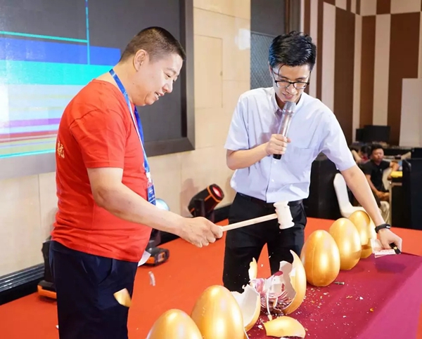 丽绣刺绣无缝墙布2019品牌战略升级峰会精彩回顾
