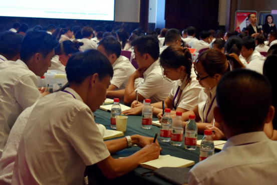 2019罗绮金鹰培训会圆满收官——聚势创新、赢在终端、绽放2019！